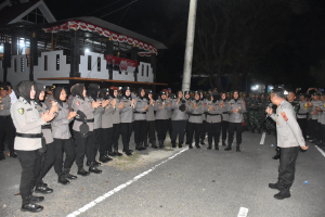 Polwan Polres Bulukumba Dapat Ucapan Selamat HUT ke-77 di Tengah Tugas Pengamanan Unras