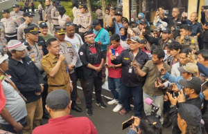 Pemkab Tangerang di Demo FWJ Indonesia Tuntut Tanggungjawab Bupati
