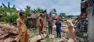 Camat Baebunta Tanggap Darurat Menangani Dampak Angin Kencang dan Hujan Deras di Wilayah Binaanya