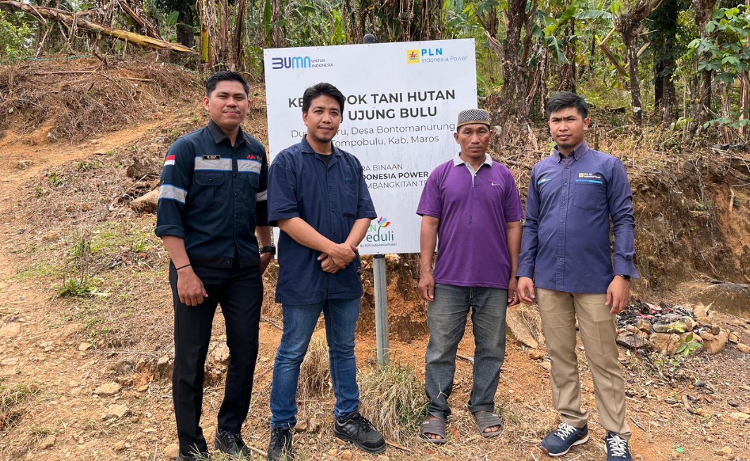 Maknai Hari Pahlawan dengan Aksi Hijau, PLN IP UBP Tello Bantu Pengembangan Kelompok Tani Hutan Ujung Bulu