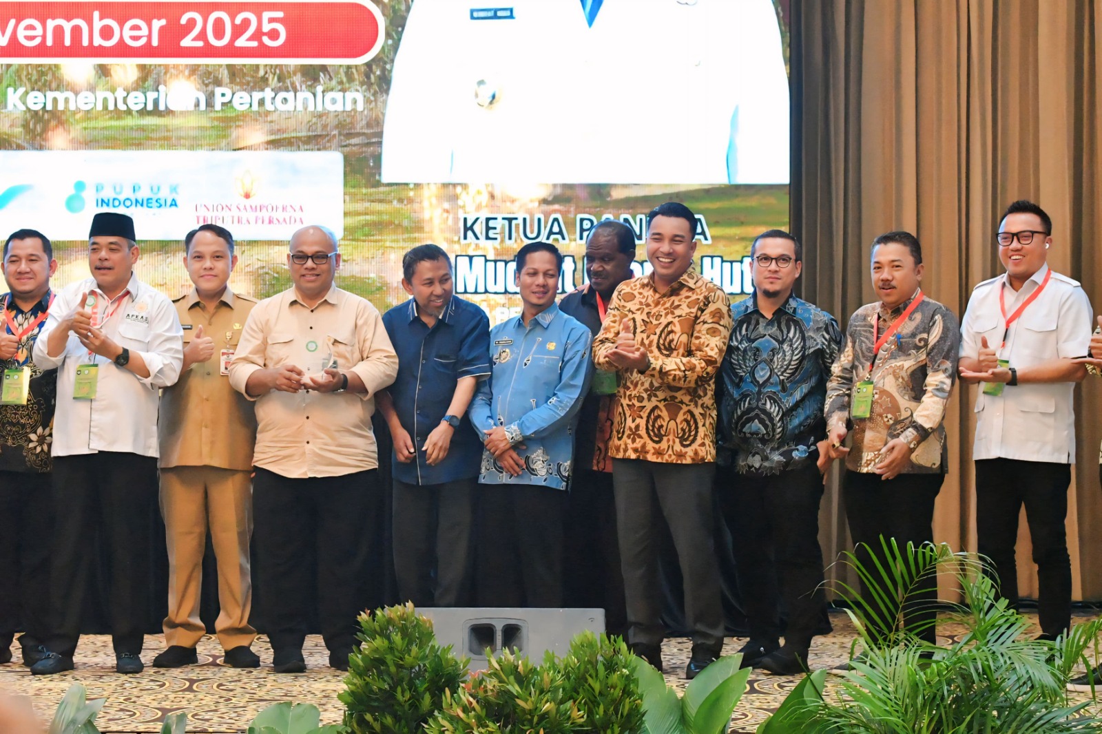*Selamat! Bupati Luwu Utara Terpilih sebagai Ketua Harian Asosiasi Kabupaten Penghasil Sawit Indonesia*