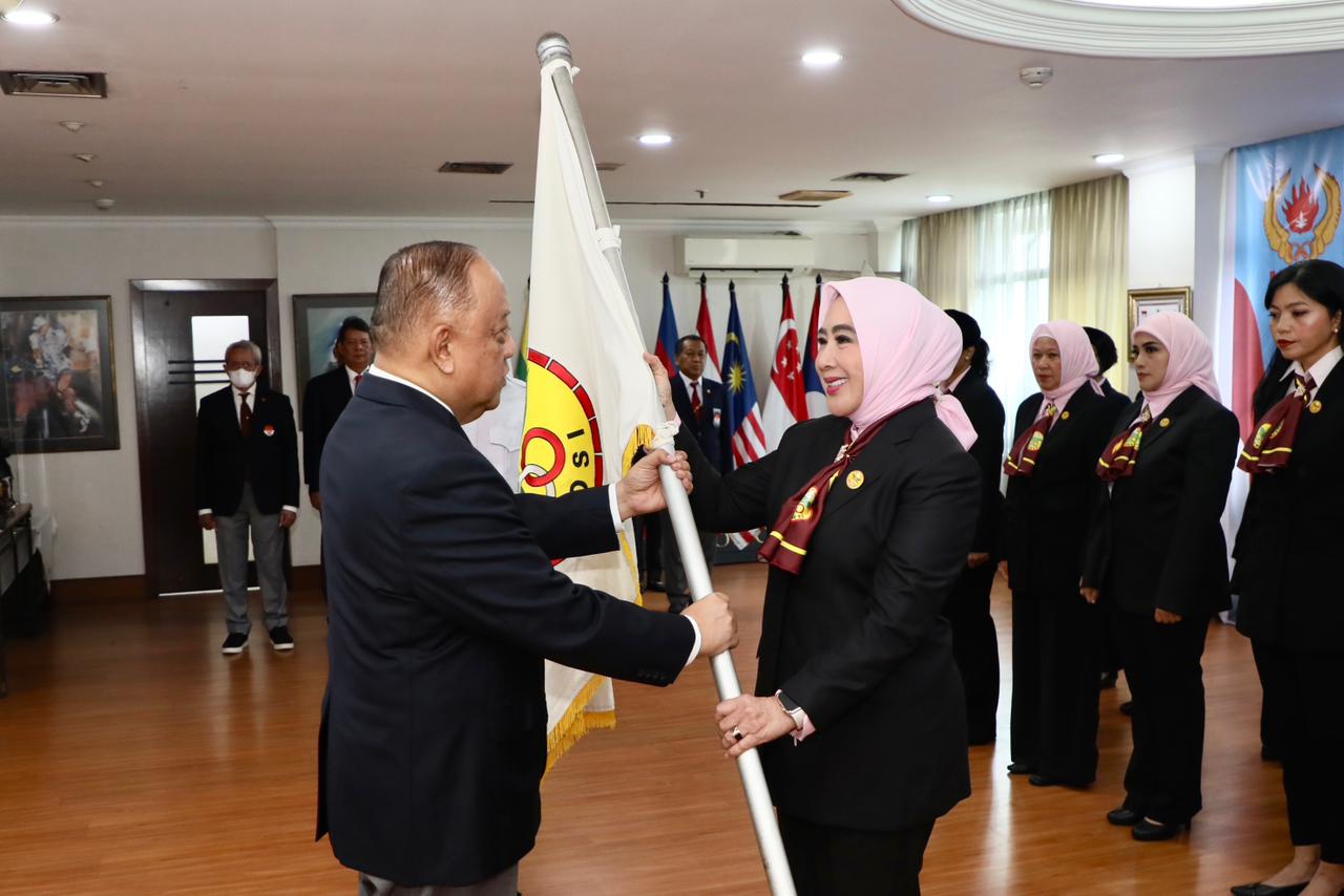 *Dilantik sebagai Ketua Perwosi, Tri Tito Karnavian Komitmen Tingkatkan Kualitas Kesehatan Perempuan dan Keluarga*
