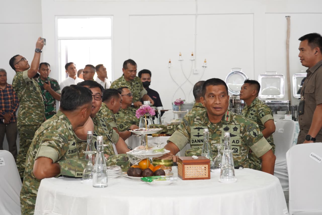Wakil Panglima TNI Tinjau KDKMP Kutisari, Danrem 084/BJ Turut Mendampingi