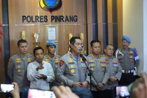 *Kapolda Sulsel Kunjungi Rumah Duka Bripda Dirja Pratama di Pinrang, Pastikan Penanganan Kasus Secara Transparan*