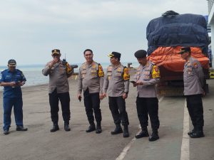 *Jelang Mudik Lebaran, Polda Jatim Cek Kesiapan Pos Terpadu di Pelabuhan Tanjung Perak*