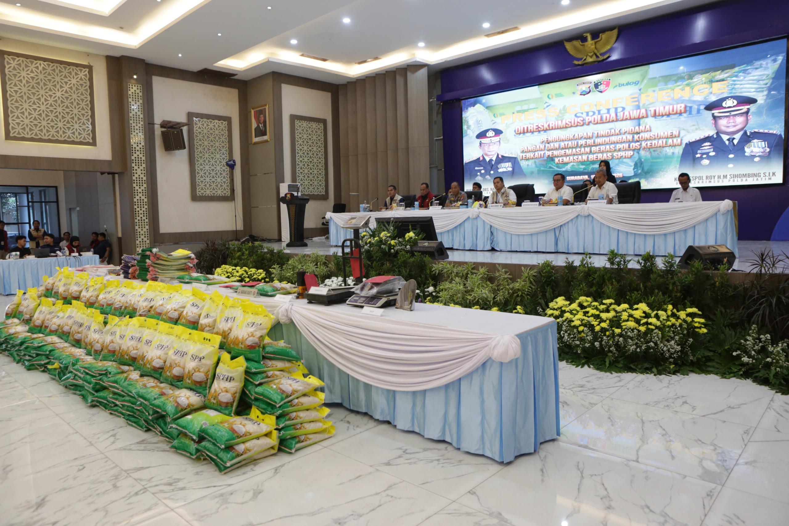 *Polda Jatim Bongkar Praktik Beras SPHP Oplosan, Tersangka Asal Probolinggo Diamankan*