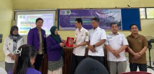 Penarikan Secara Resmi KKN Angkatan II Universitas Tamalatea Makassar di Kabupaten Barru.