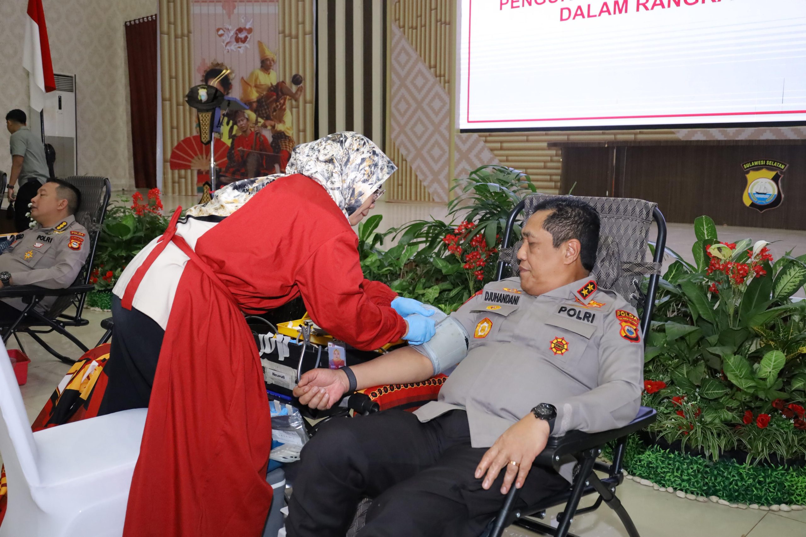 *Polda Sulsel Kumpulkan 278 Kantong Darah dalam Aksi Donor Sambut Hari Bhayangkara ke-80*