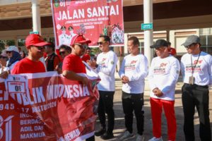 Kapolres Takalar Turut Semarakkan Gerak Jalan Santai HUT ke-81 Kemerdekaan RI