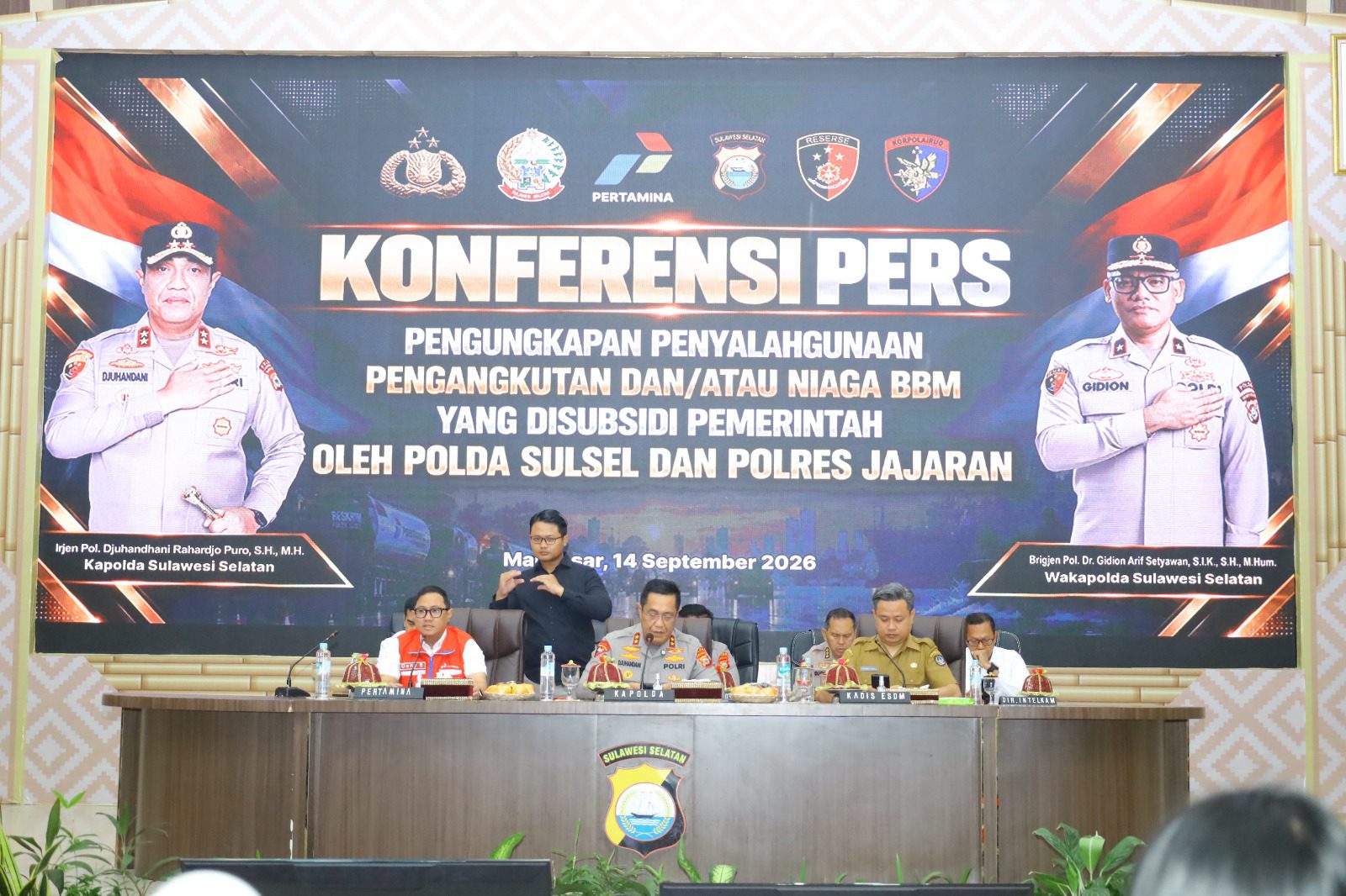 *Polda Sulsel Gelar Konferensi Pers Penegakan Hukum Penyalahgunaan BBM Bersubsidi*
