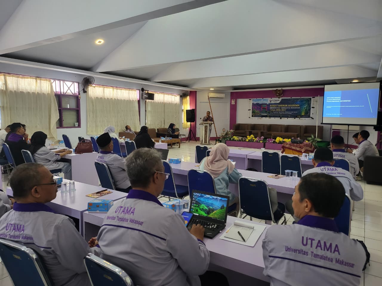 Universitas Tamalatea Makassar (UTAMA) melaksanakan Rapat Kerja Akademik Tahun 2026 – 2027.